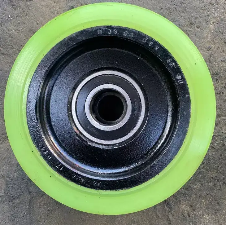 Bánh xe nâng điện PU Nissan – Bí quyết vận hành tối ưu kho bãi hiện đại