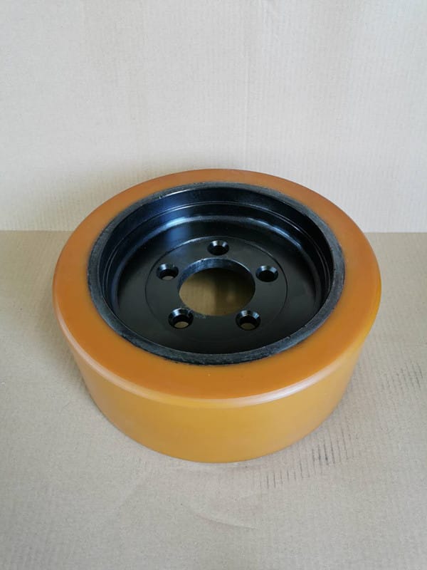 Bánh xe nâng điện PU Nissan – Bí quyết vận hành tối ưu kho bãi hiện đại