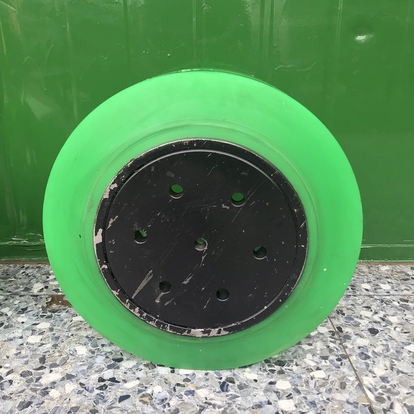 Tối Ưu Hiệu Quả Với Bánh Xe Nâng Điện PU TCM - Giải Pháp Vượt Trội Cho Hoạt Động Kho Bến