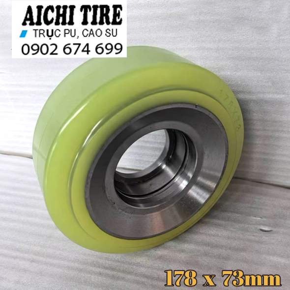 Bánh xe nâng điện PU KOMATSU 178x73