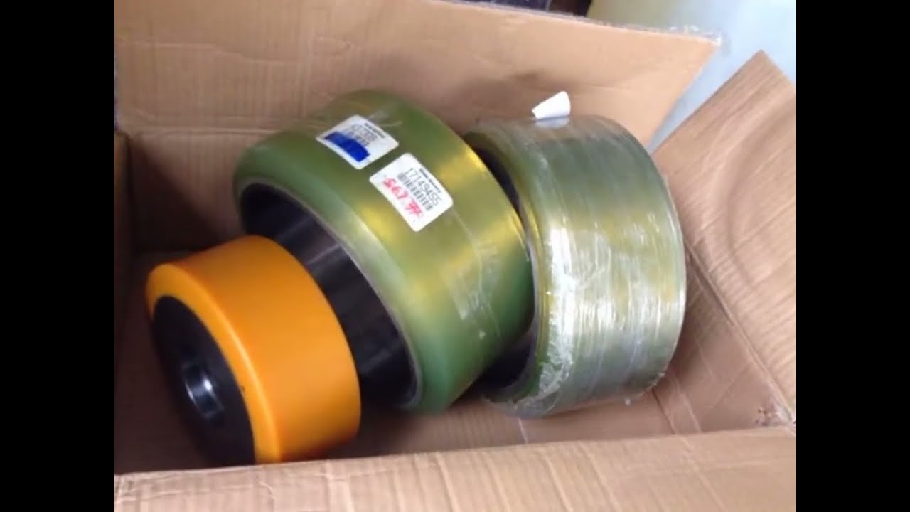 Khám phá sự tiện lợi của bánh xe nâng điện Toyota - Giải pháp tối ưu cho kho bãi hiện đại