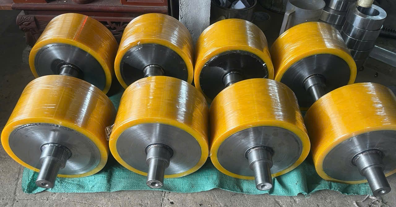 Con Lăn hàn ống mới